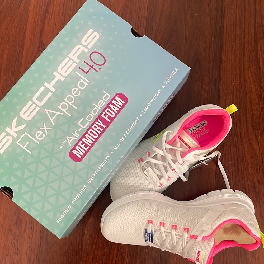 Skechers Flex Appeal 4.0 (Brand New w/ Tags)